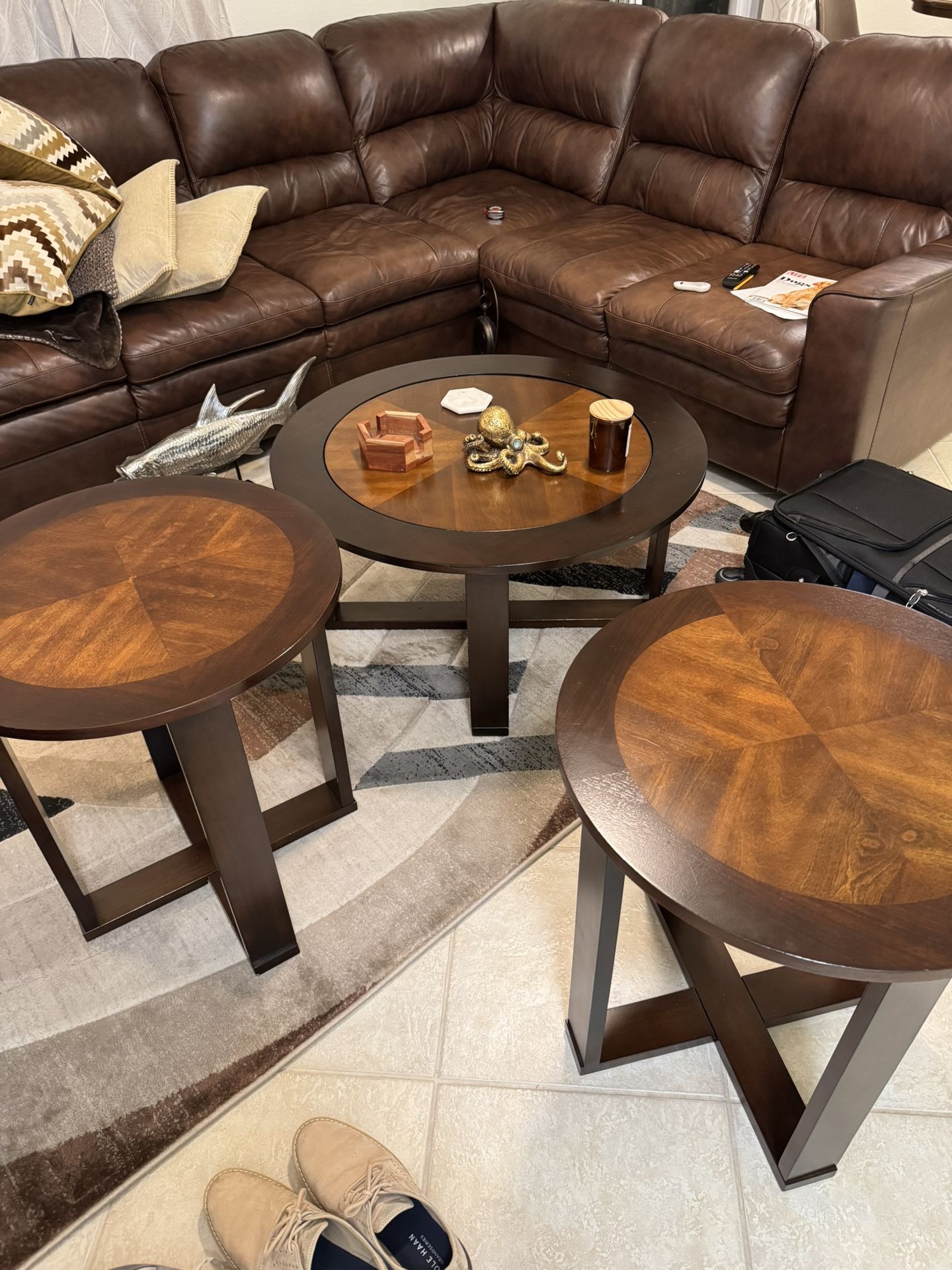 Coffee Table With 2 End Tables