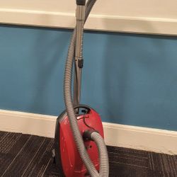 Miele Classic C1 HomeCare Canister Vacuum