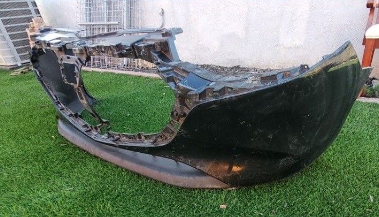 2019 -2023 MAZDA 3 MAZDA3 FRONT
BUMPER COVER GENUINE USED OEM. NCF