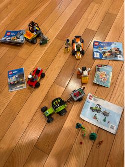 4 Lego City and 1 Lego Creator Sets