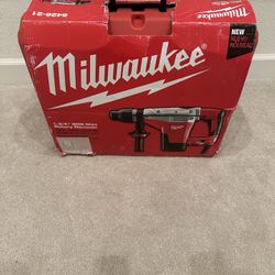 Milwaukee 1-3/4 Sds-max Rotary Hammer (BRAND NEW)