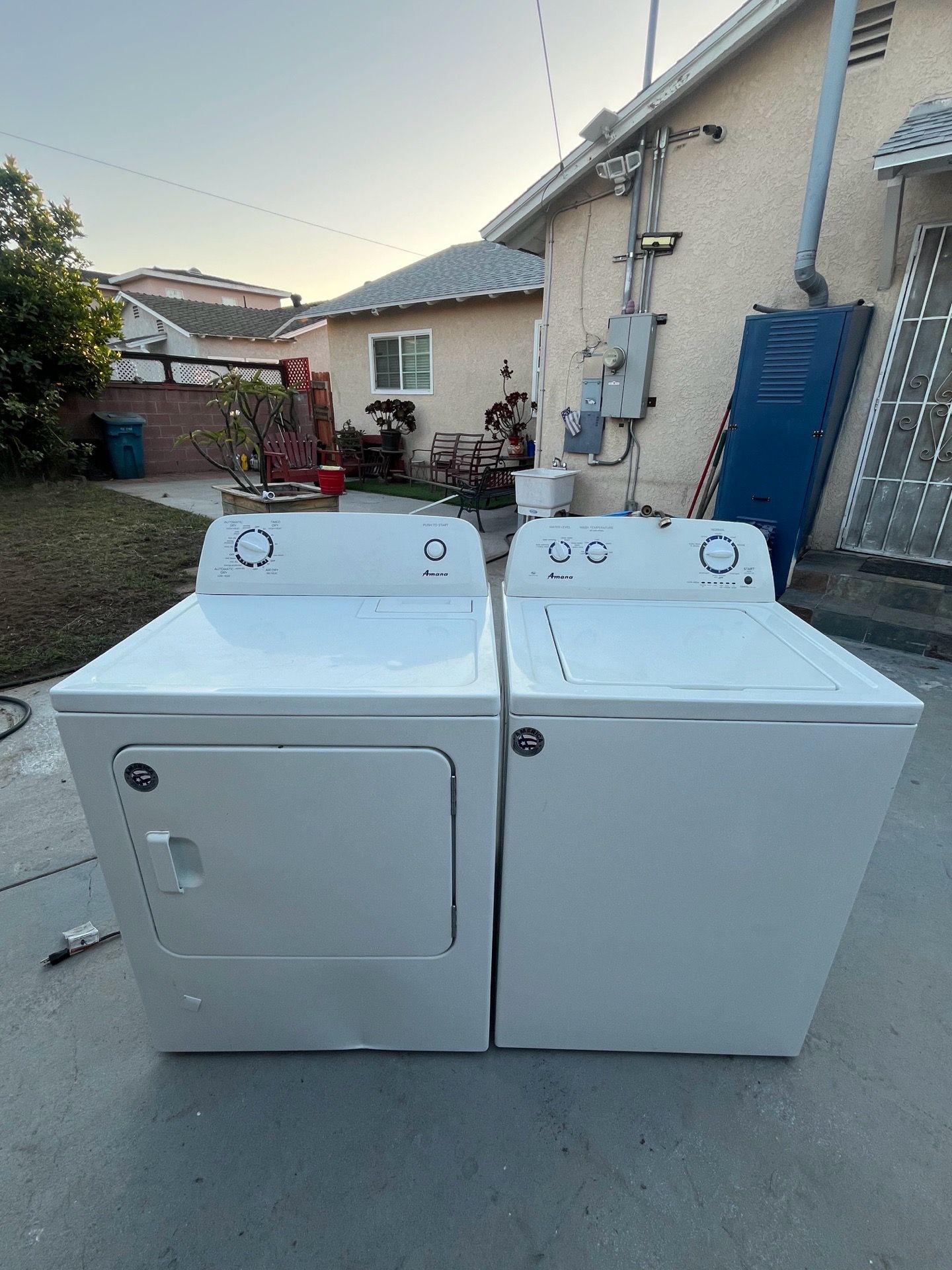 AMAÑA Washer & Dryer Combo + WHIRPOOL Gas Stove and over counter Microwave
