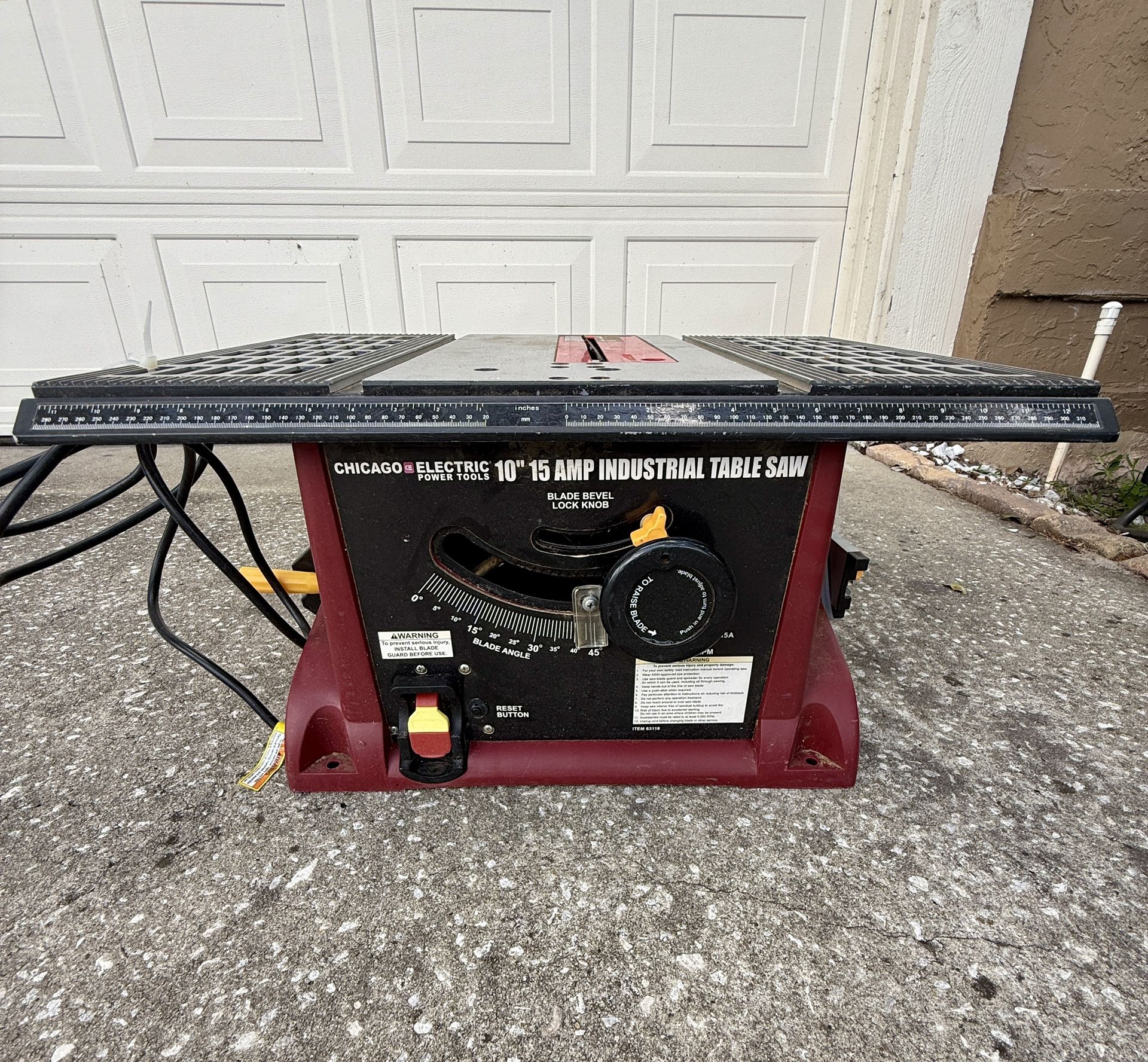 Chicago Electric 10” 15A Benchtop Table Saw – Barely Used