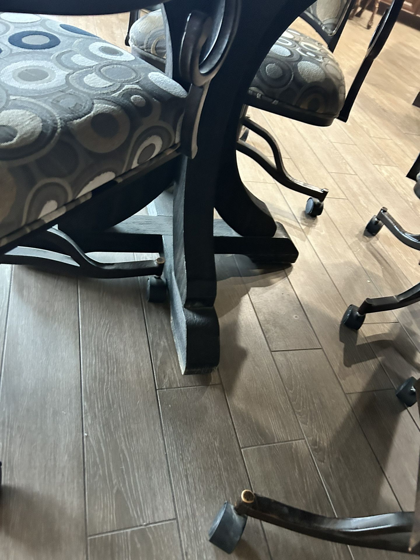 Table And 6 Chairs 2 Extra Leafs 98x44