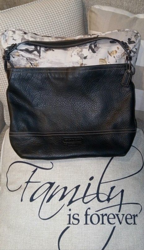 Authentic Coach Soft Pebble Leather Large Hobo Shoulder Bag