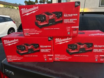 M18 18V Dual Bay Simultaneous Super Charger