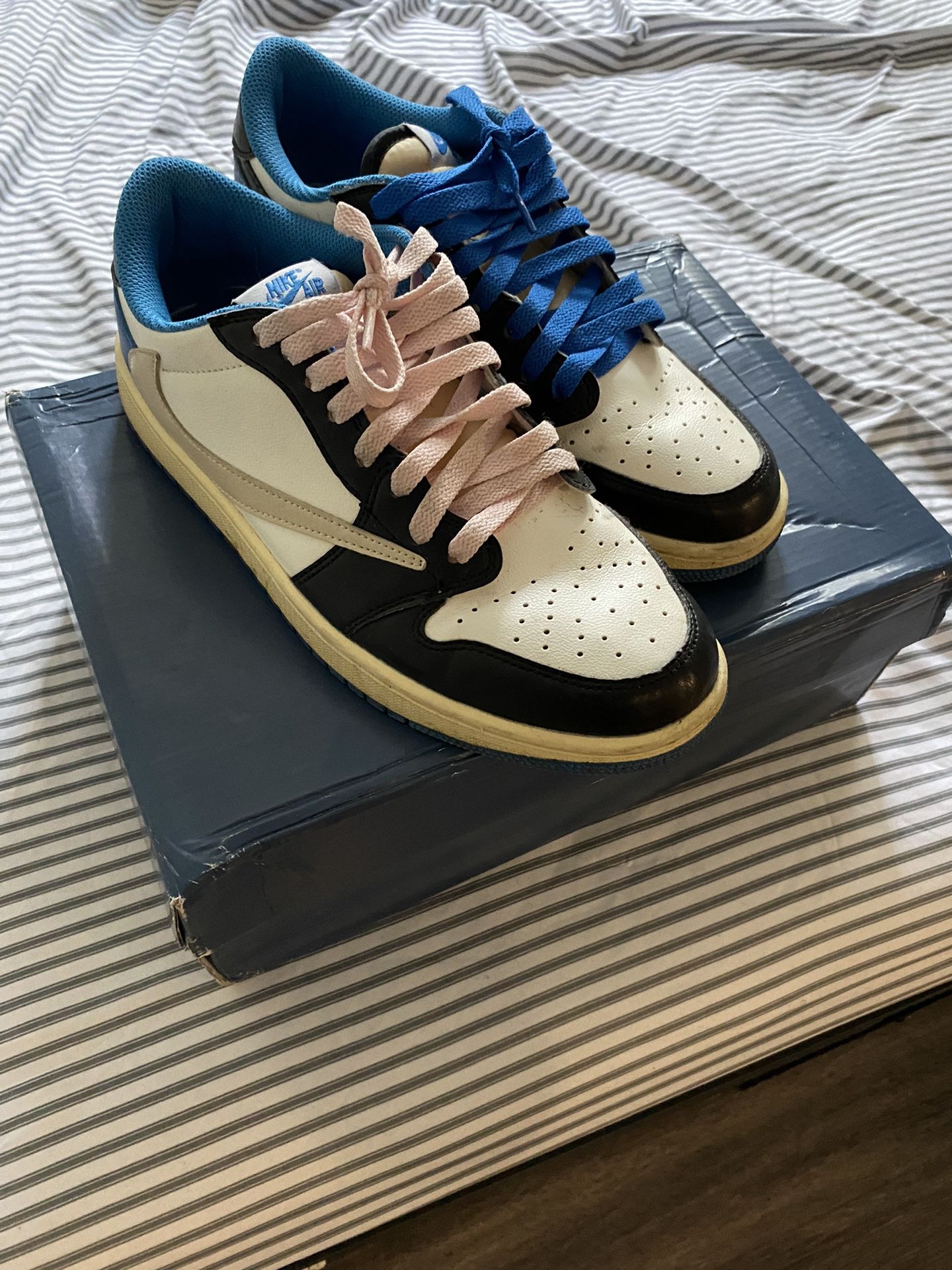 Travis Scott x Fragment Jordan 1 Lowtop (Size 8.5men)