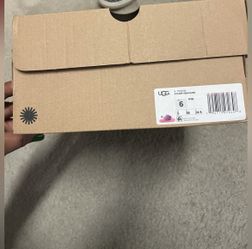 Size 6 Ugg Slippers With Strap On Back Of Heel 