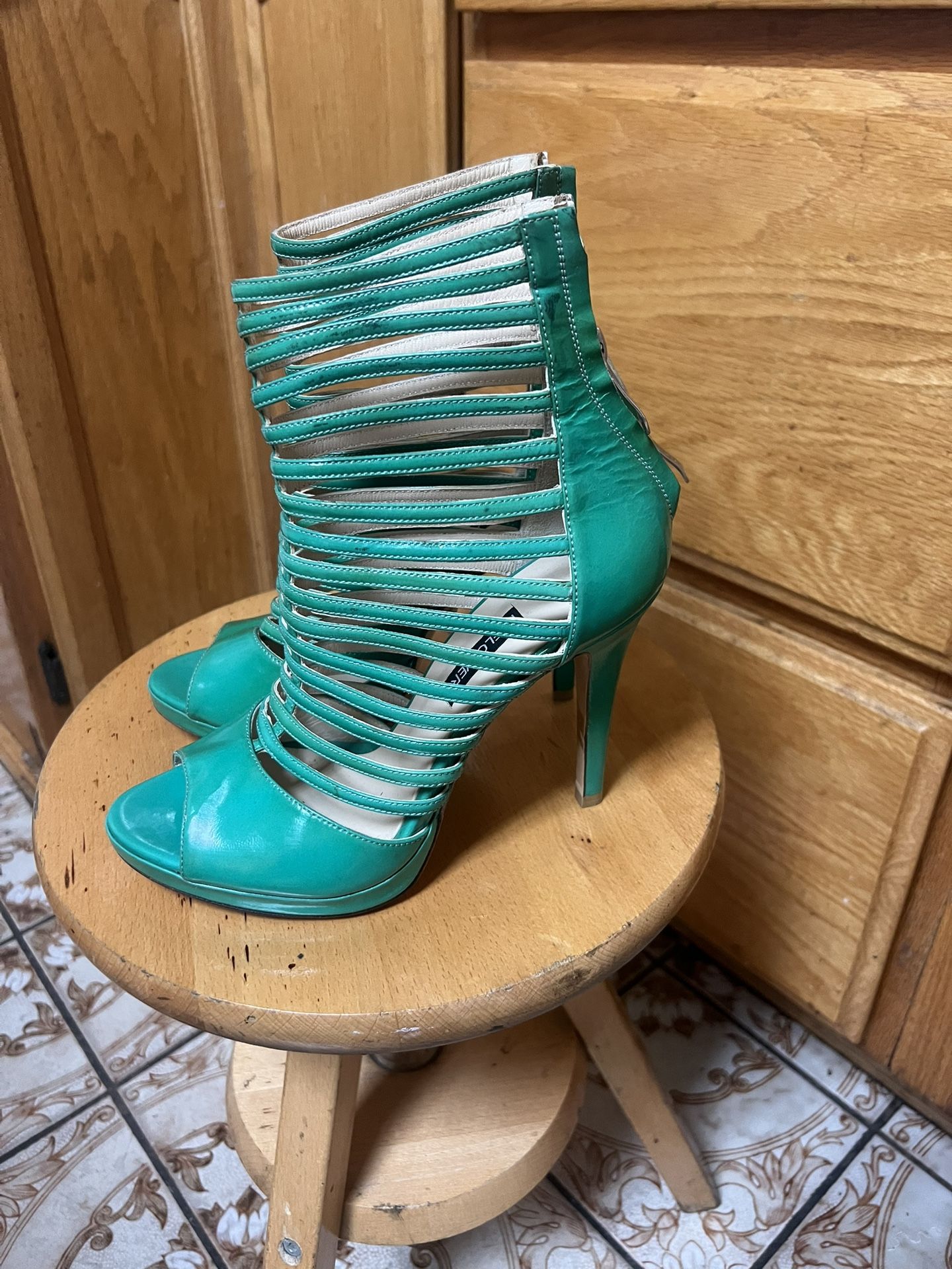 Green Heel Shoes Size 6’5