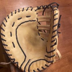 Wilson A2000 1st Base Glove