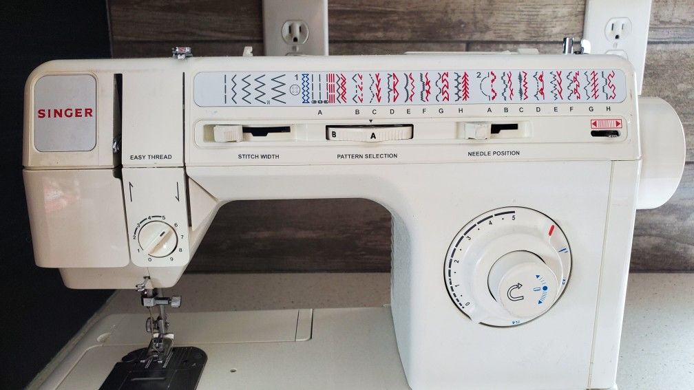 Singer 5050C Sewing Machine for Sale in Moreno Valley, CA OfferUp
