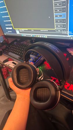 Studio headphones!!! Audeze manny morroquin MM-100