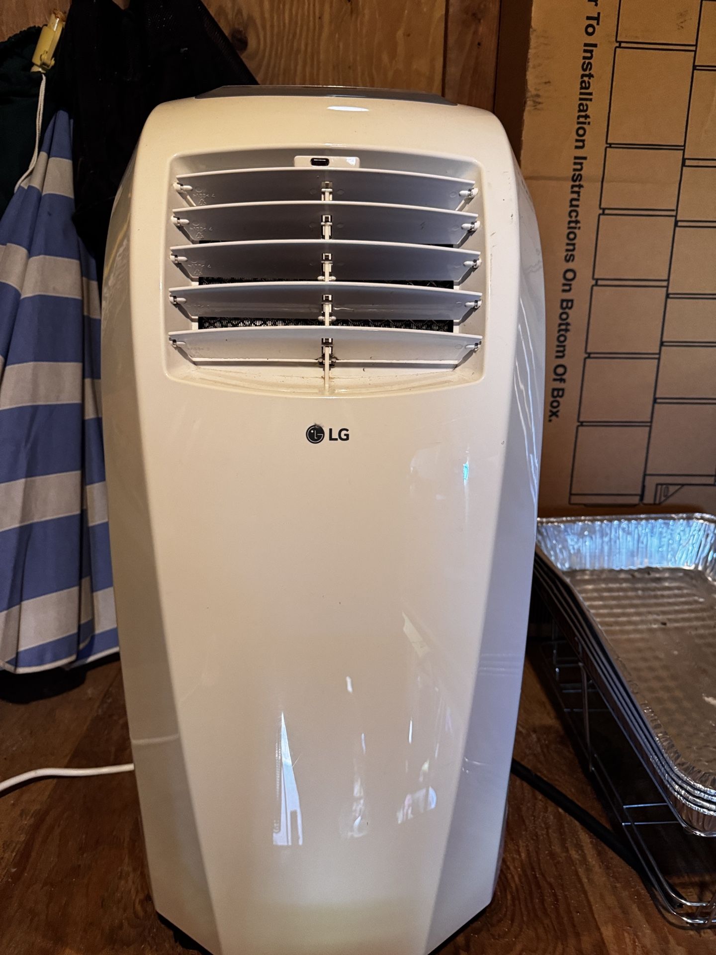 LG. Portable Air Conditioner