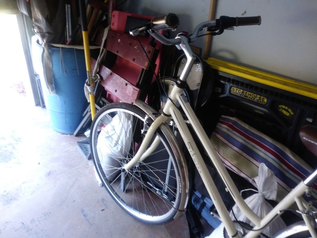 schwinn gateway 28 hybrid bike