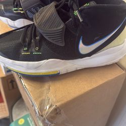 Size 6 Nike kyree