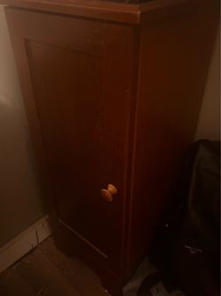 Bed side table/cabinet