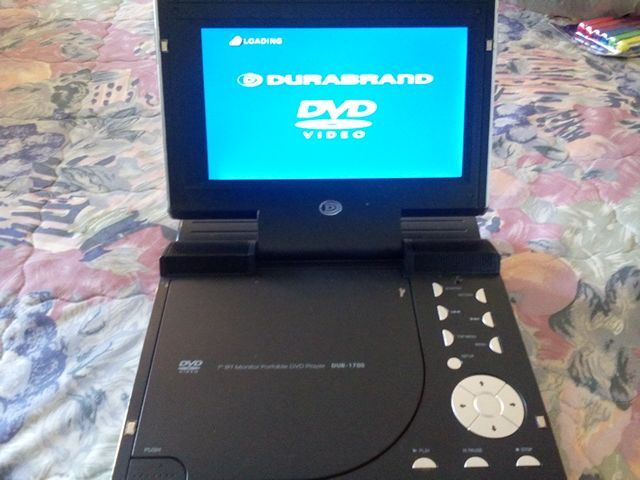 DUR-1700 portable dvd player