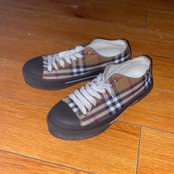 Burberrys Sneakers