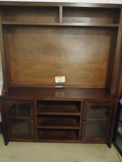 Entertainment center