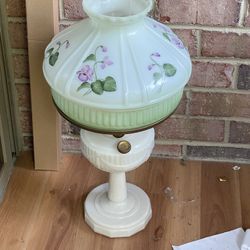 Aladdin Antique Oil lamp Excellent Condition