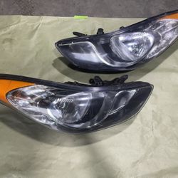 2013-2017 Hyundai Elantra Headlights 