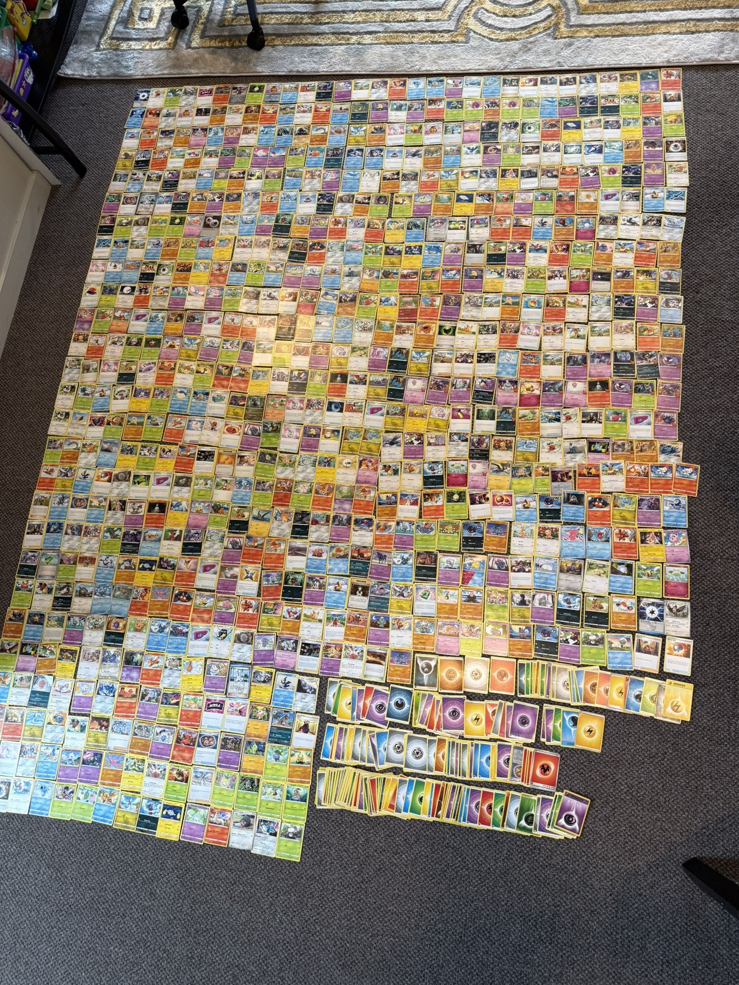 940 rare Pokémon cards,