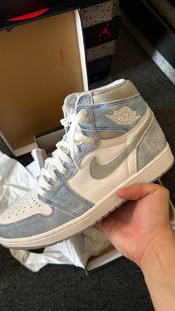Jordan 1  Hyper Royal