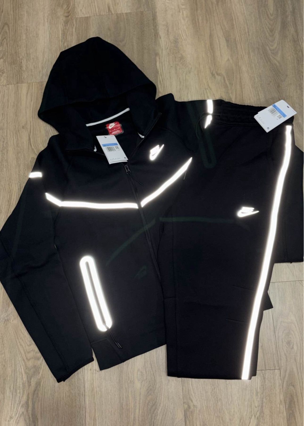 BRAND NEW nike tech reflective size medium large XL