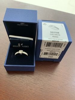 Swarovski Dazzle Ring Size Medium