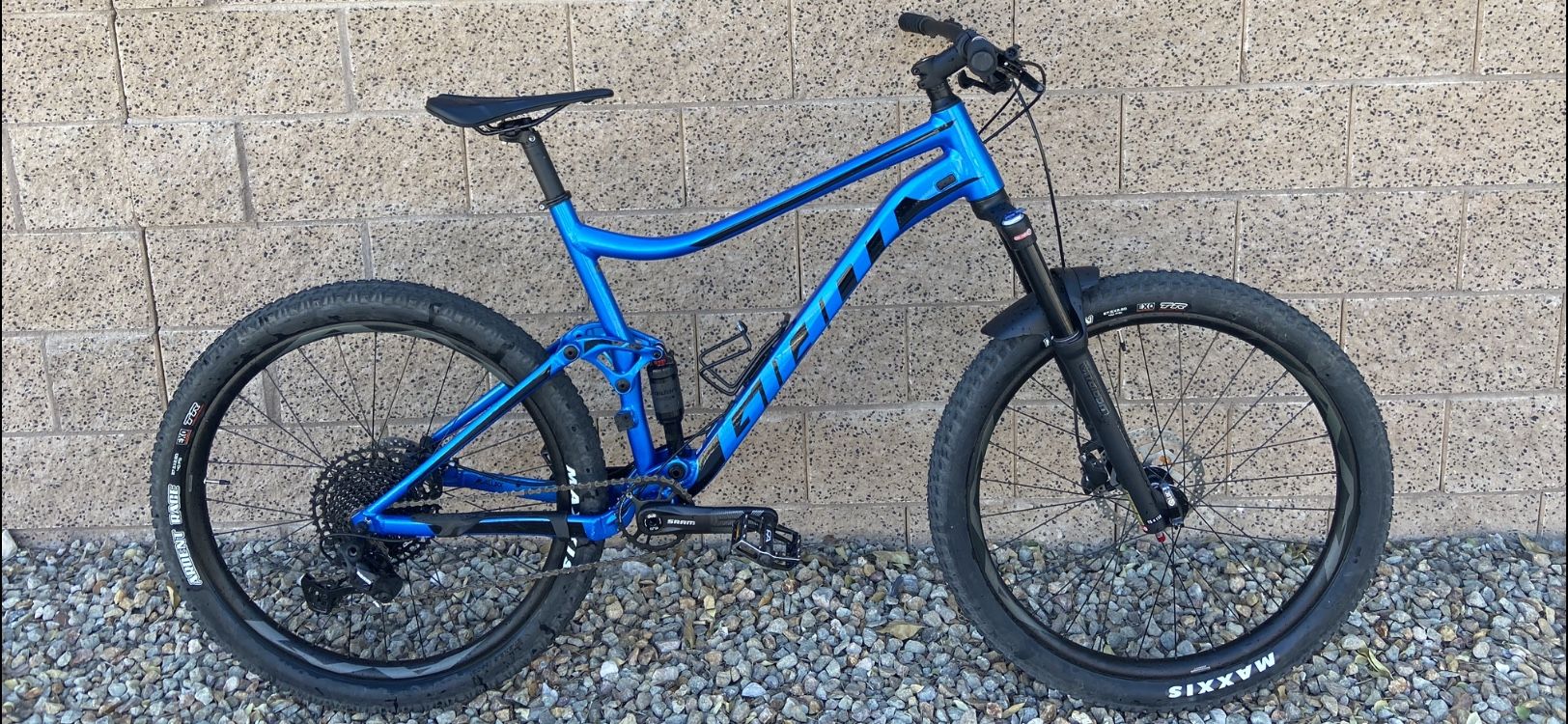 2020 Giant Stance 2 27.5 Full Suspension Mountain Bike