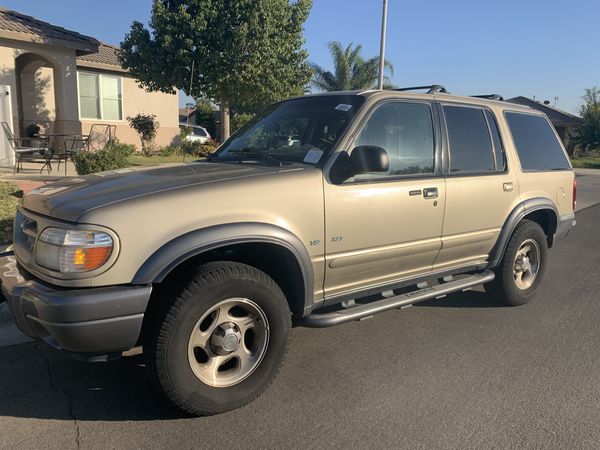 ford explorer with v8