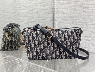 Classic retro shoulder bag