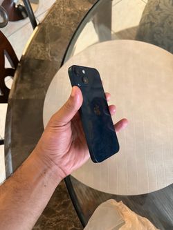 iPhone 13 unlocked (any carrier) great quality 128 gb