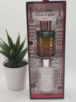 Juliette has a gun 

Mini Duo Coffret Set

✨️Not A Perfume 
✨️Miami Shake

.27 fl ⭐️