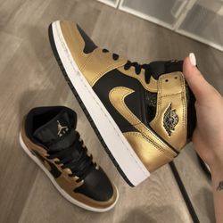 Jordan 1 Mid - 5.5 GS Boys