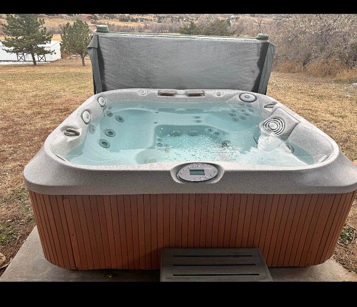 Hot tub