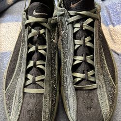 New Nike Women’s Fly Knit Bloom Size 10.5