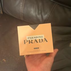 Prada, Perfume