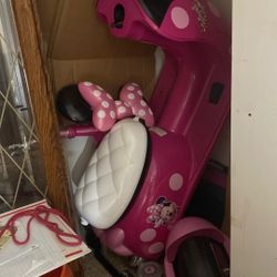 Minnie Mouse Power Wheel Scooter
