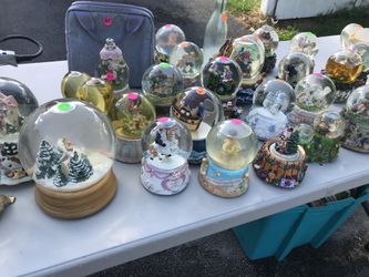 GLASS GLOBE COLLECTION