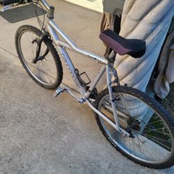 Cannondale Mountain Bike
