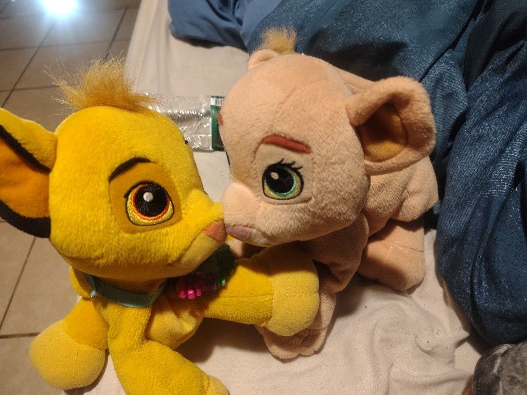 Disney 2002 Simba N Nala Plush Set From Disney Store With Magnetic Kisses 