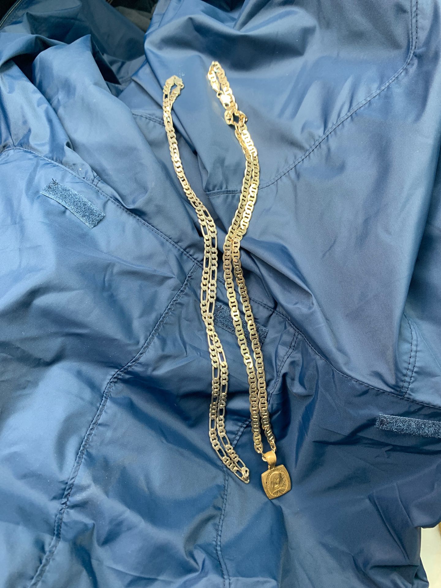 Men’s 14 gold necklace with pendants