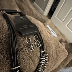 Necklace and earrings set