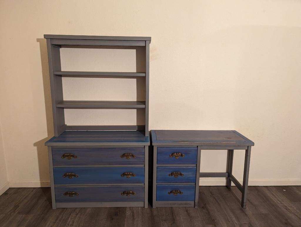 Desk And Dresser With Bookshelf 