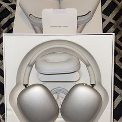 AirPod Maxes Starlight Brand New | FAST SHIPPING 📦 |
