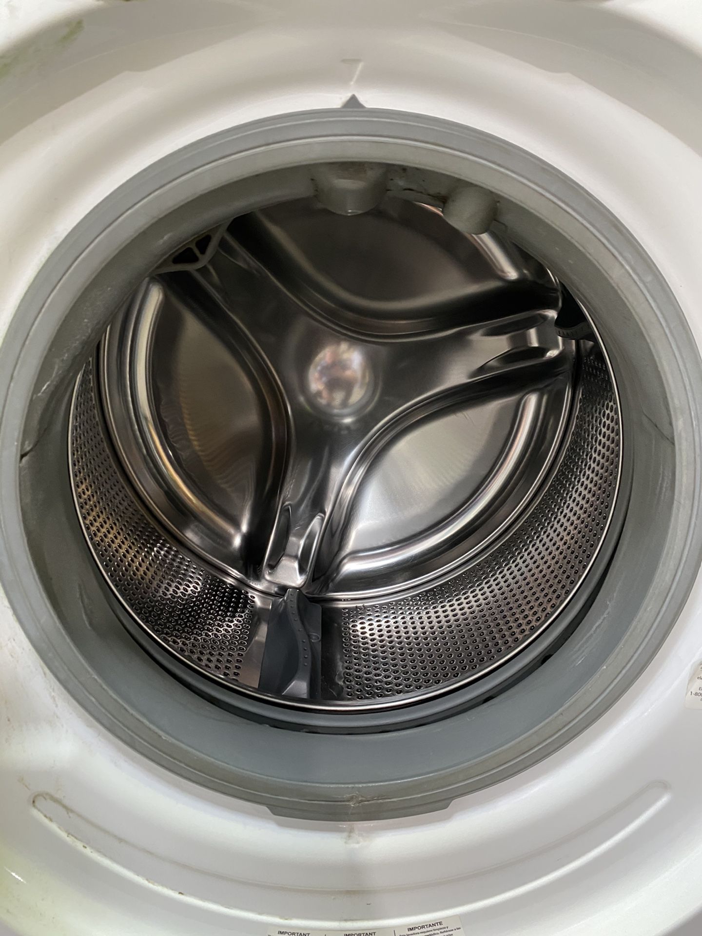 Frigidaire Affinity Stackable Washer & Dryer for Sale in Miami, FL