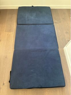 Foldable mat 77in x 36in