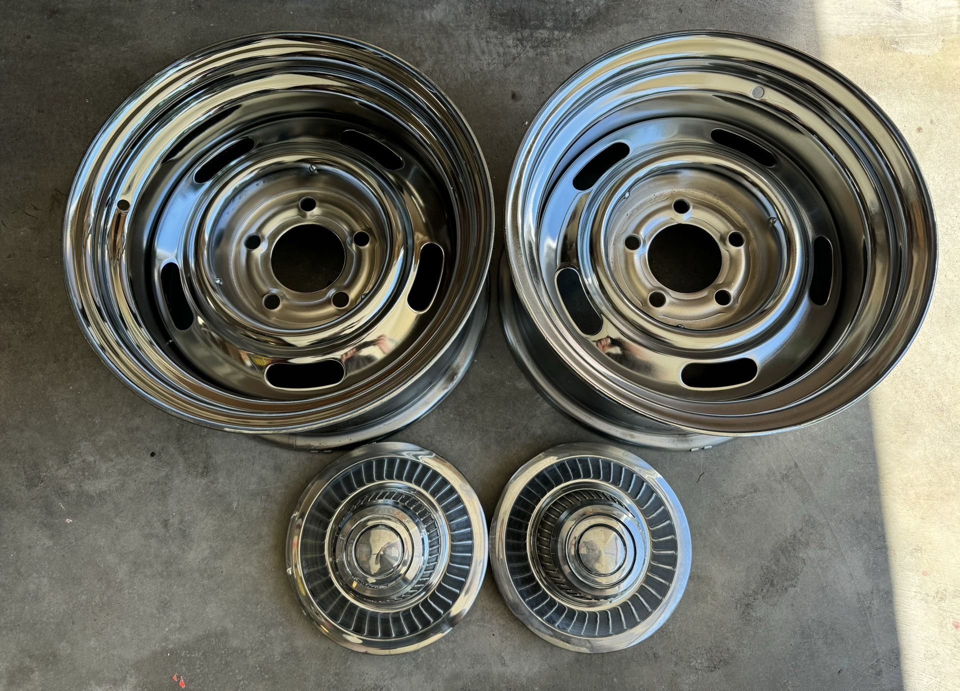 2 Allied 62 Series Rallye Chrome Rally Wheels / 15x8 / 5x4.75 Bolt Pattern 4.25 BS