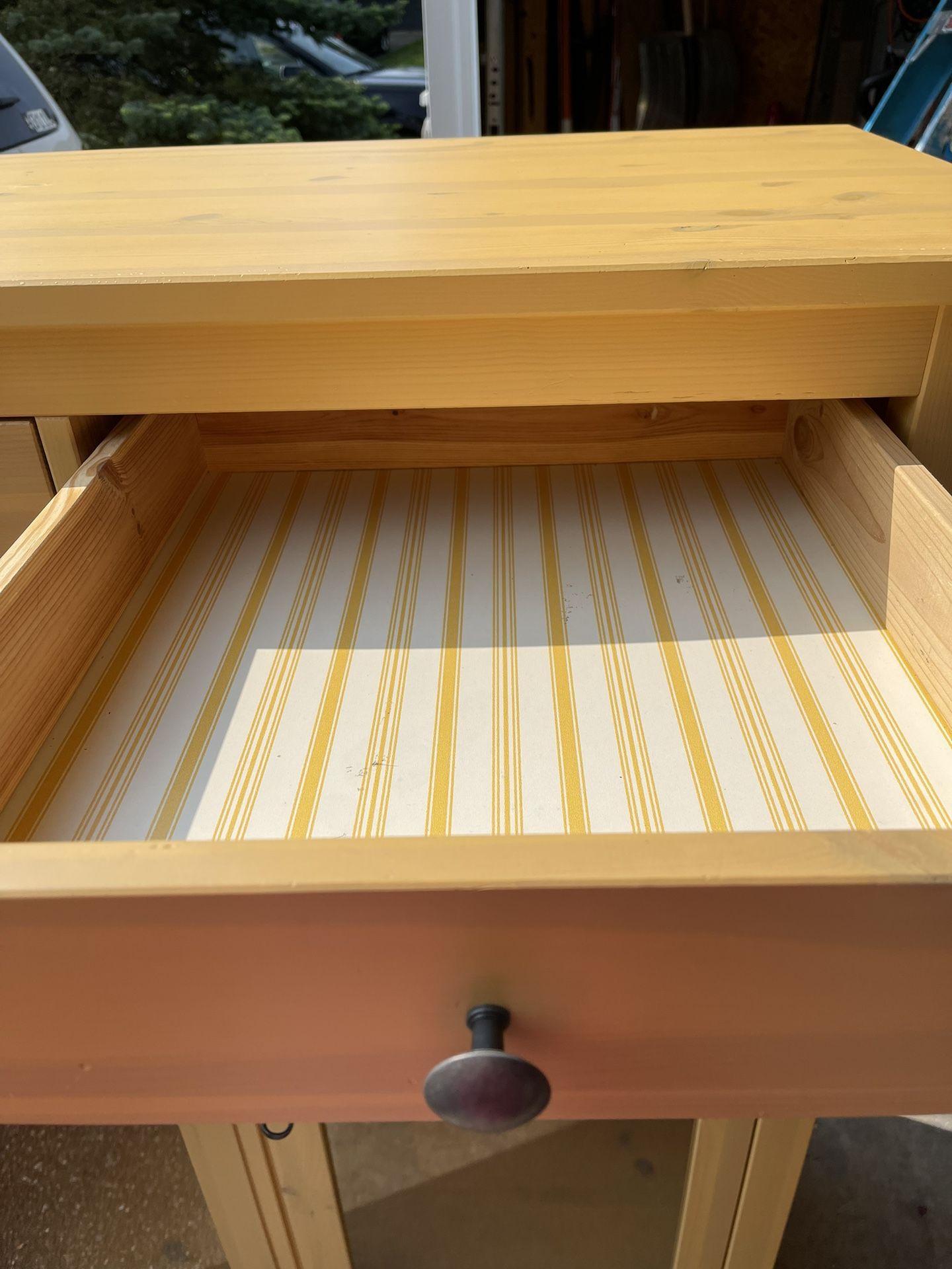 **PENDING** Ikea Hemnes Yellow Locking for Sale in Spanaway, WA